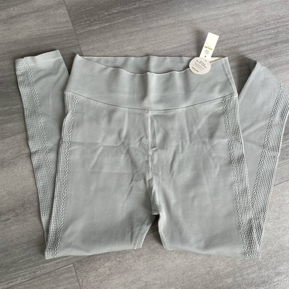 NWT Aerie Offline 7/8 Leggings Size XL Taille Haute.  Never worn.